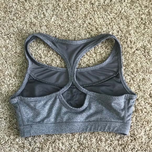 ✖️SOLD✖️Reebok Gray Sports Bra Size Small - Picture 2 of 2